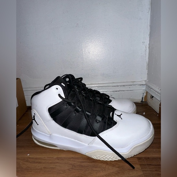 Jordan Max Aura White Black - Picture 3 of 6